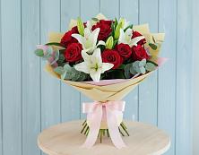 Букет цветов из:  Лилии и Розы в Новое Грешино