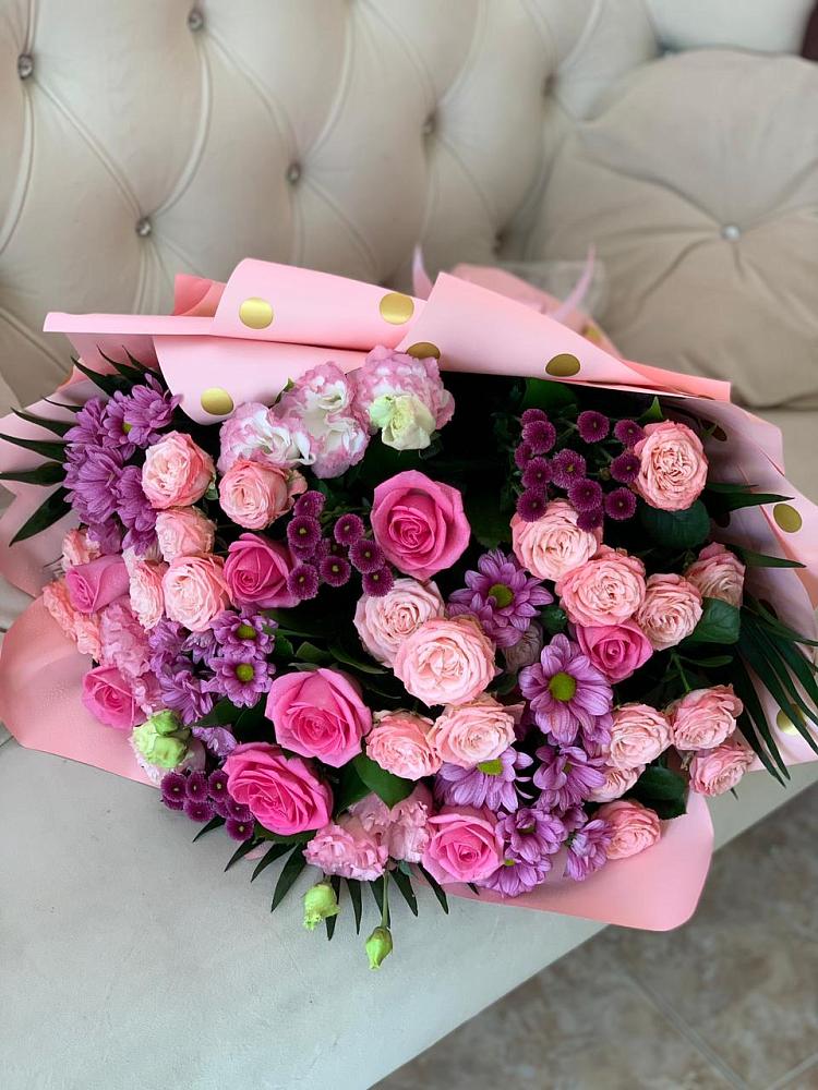 Букет цветов из: Хризантемы, Розы и Лизиантусы в Новое Грешино