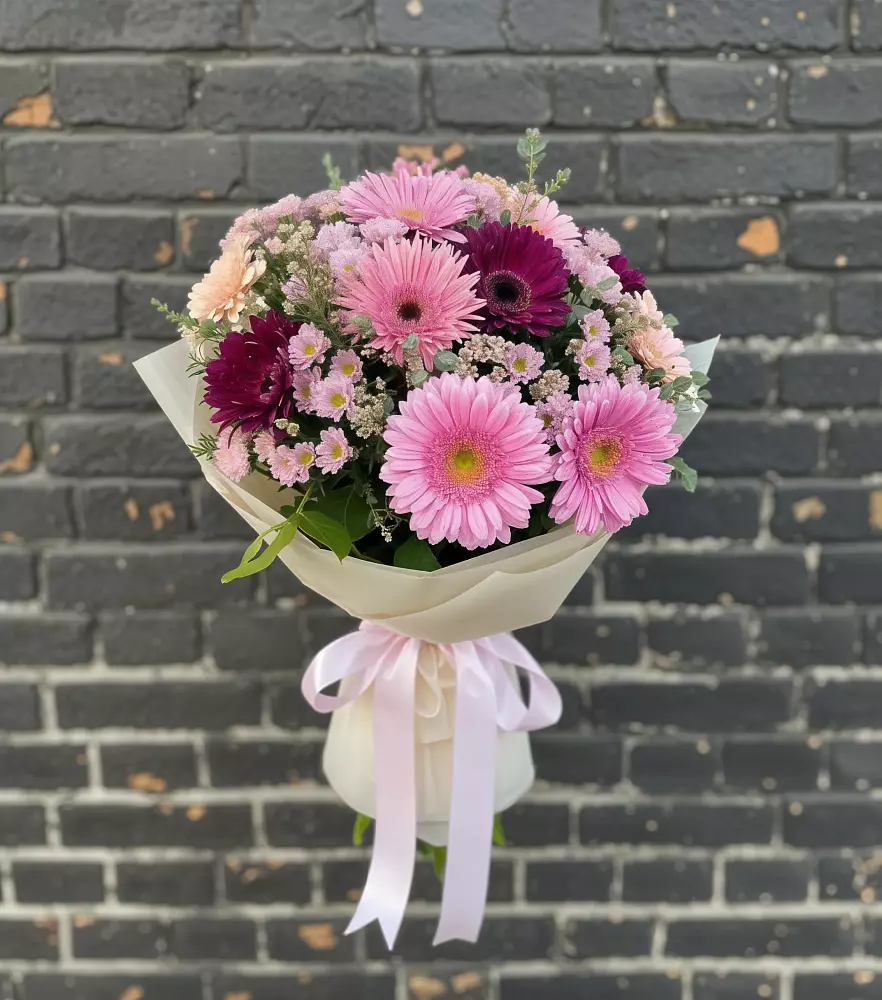 Букет цветов из: Герберы и Хризантемы в Новое Грешино