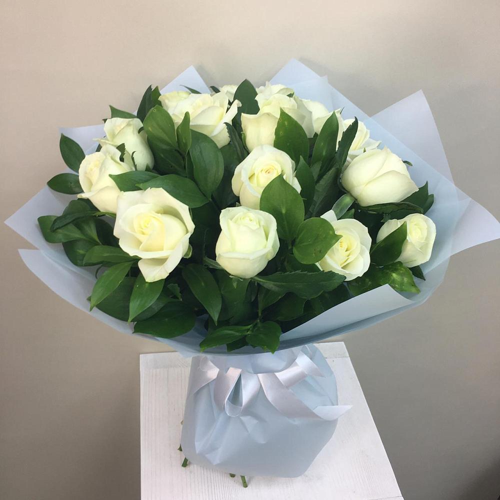 Букет 15 Белых роз Проуд в Новое Грешино