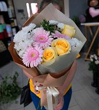 Букет цветов из:  Герберы, Розы и Хризантемы в Новое Грешино