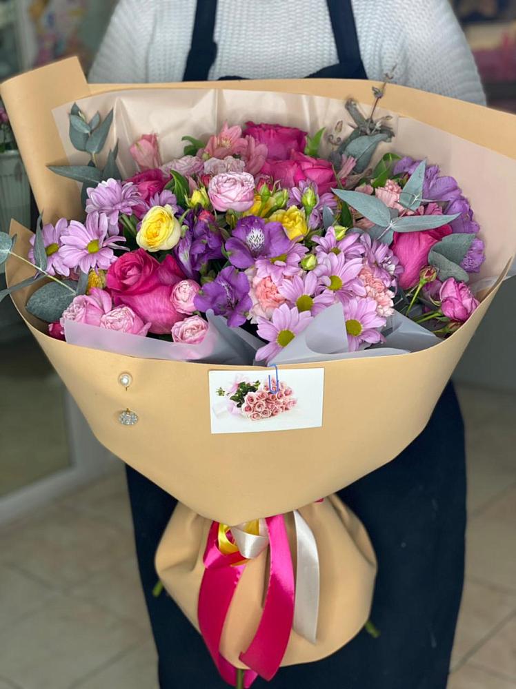 Букет цветов из: Хризантемы, Гвоздики и Альстромерии в Новое Грешино