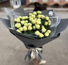 Букет Белые кустовые розы Солинеро в Новое Грешино