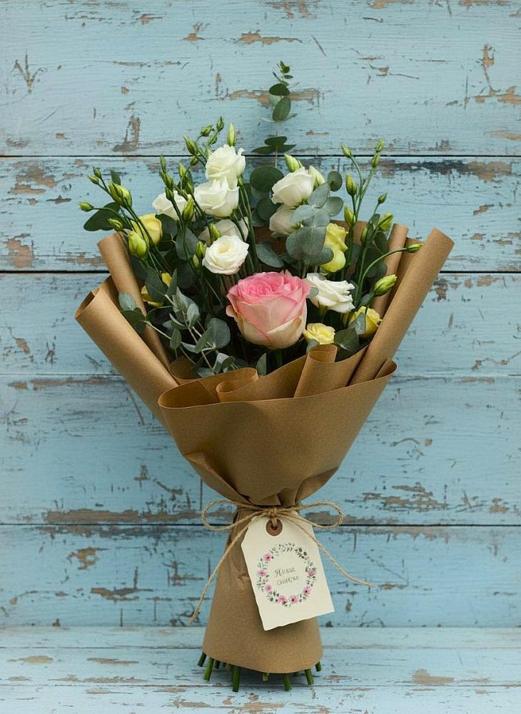 Букет цветов из: Розы и Лизиантусы в Новое Грешино