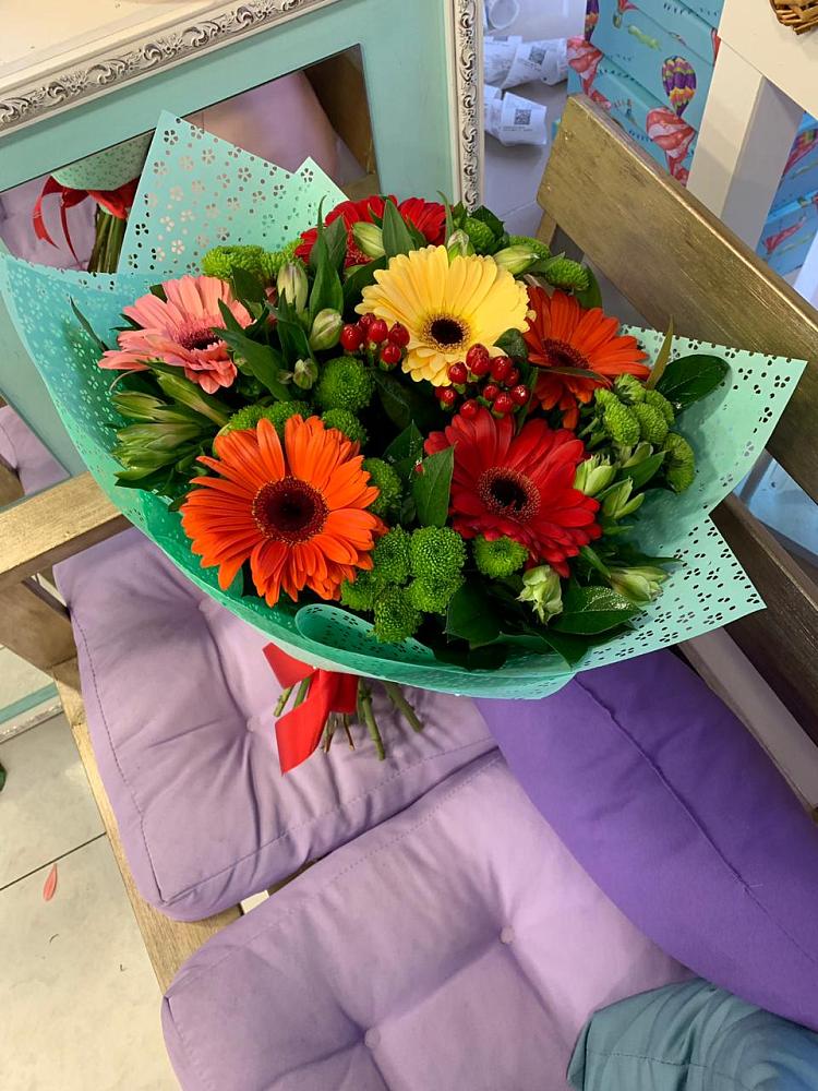 Букет цветов из: Герберы, Хризантемы и Альстромерии в Новое Грешино