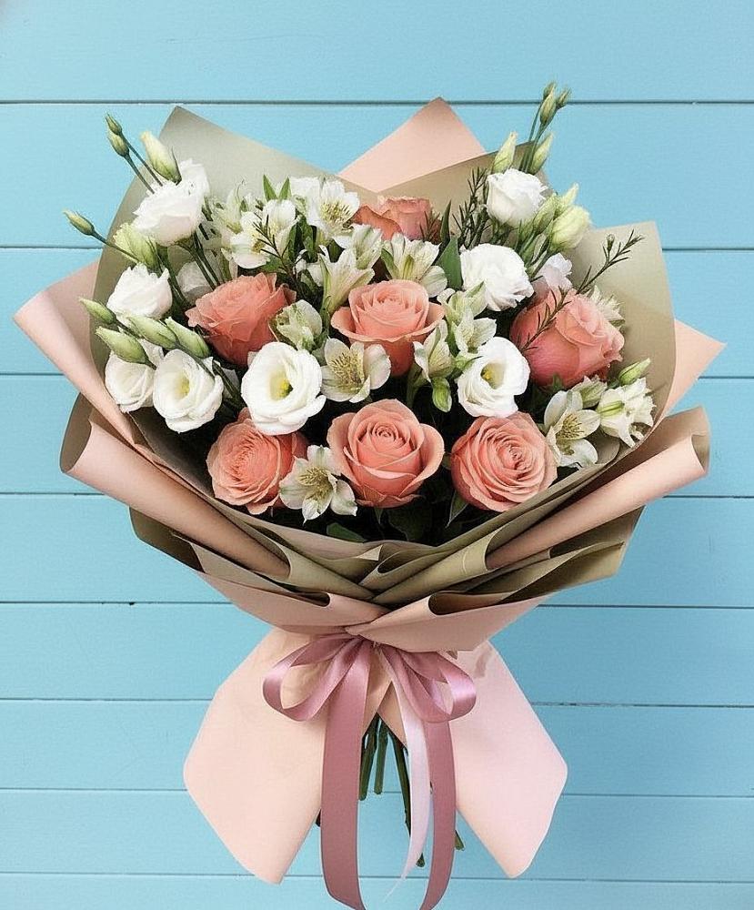 Букет цветов из: Розы, Альстромерии и Лизиантусы в Новое Грешино