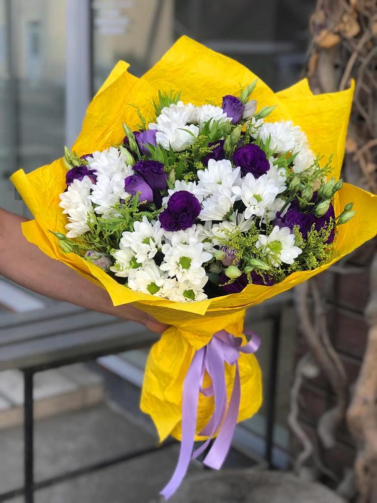 Букет цветов из: Ирисы, Хризантемы и Ромашки в Новое Грешино