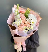 Букет цветов из:  Хризантемы и Розы в Новое Грешино