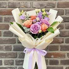 Букет цветов из:  Лизиантусы и Розы в Новое Грешино