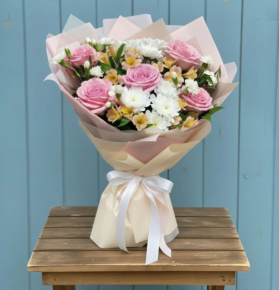 Букет цветов из: Гвоздики, Орхидеи и Розы в Новое Грешино