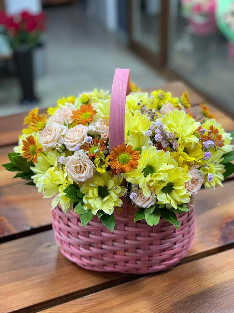 Цветочная композиция из Хризантемы и Розы в корзине в Новое Грешино