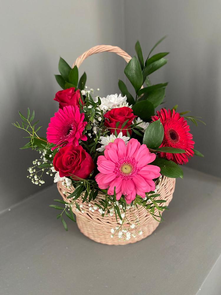 Цветочная композиция из Розы, Хризантемы и Герберы в корзине в Новое Грешино