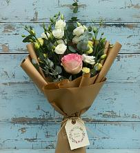 Букет цветов из:  Розы и Лизиантусы в Новое Грешино