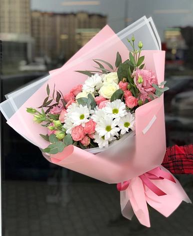 Букет цветов из: Розы, Лизиантусы и Хризантемы в Новое Грешино
